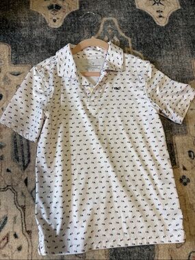 Vineyard Vines kids. Performance polo shark fun! Size 7